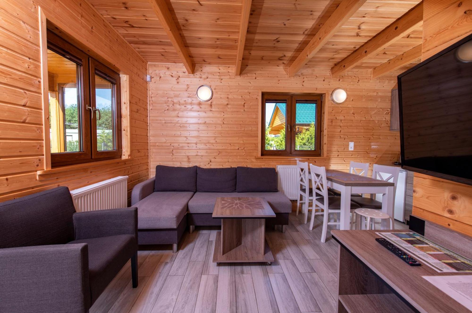 Domki, Apartamenty I Restauracja Wloczega Gąski エクステリア 写真