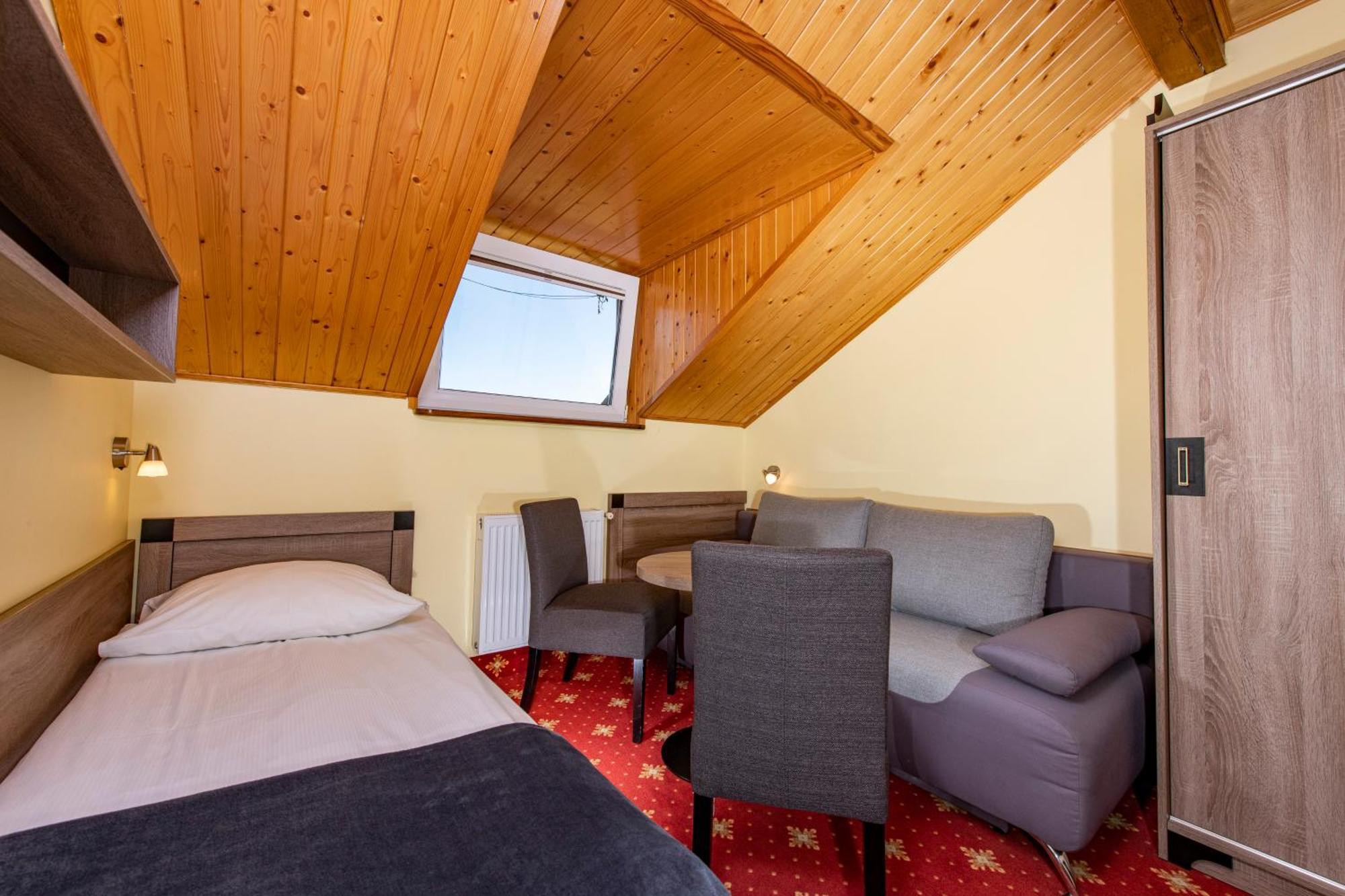Domki, Apartamenty I Restauracja Wloczega Gąski エクステリア 写真