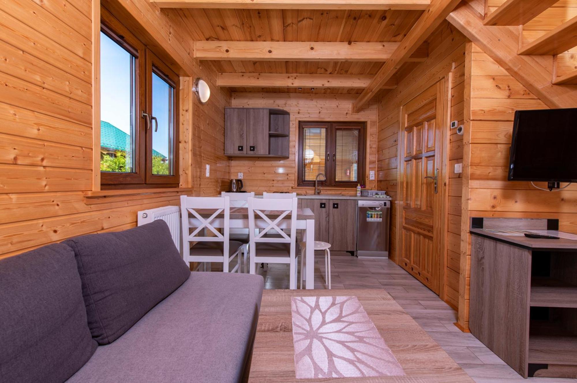 Domki, Apartamenty I Restauracja Wloczega Gąski エクステリア 写真